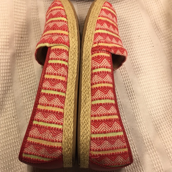 BOC fabric loafers almost new, worn once, EUC - Picture 5 of 8